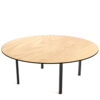 Grote ronde klaptafel met ronde houten tafelblad