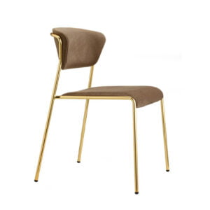 Stapelstoel met robuust gouden frame voor de horeca