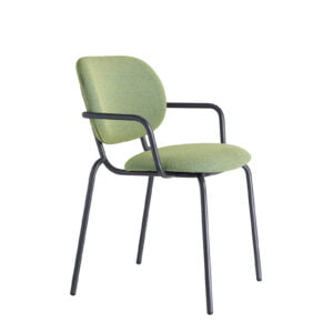 Gestoffeerde stapelstoel met armleuning makkelijker opstaan