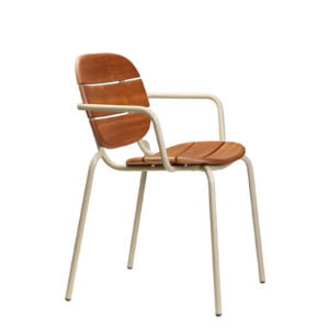 Stapelstoel met metaal frame en houten zitting