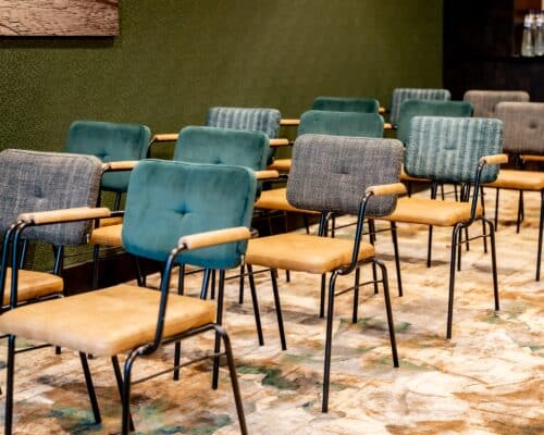Stapelbare banquetingstoel met verschillende stoffering