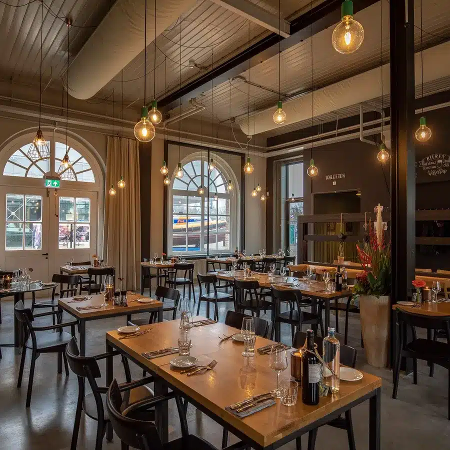 Sfeervolle inrichting van restaurant